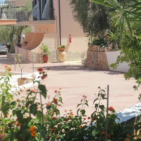 Ξενοδοχείο με διαμερίσματα E La Cappella Del Convento 3*