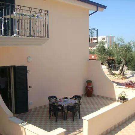 E La Cappella Del Convento 罗迪-加尔加尼科