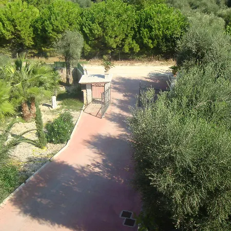 Ξενοδοχείο με διαμερίσματα E La Cappella Del Convento Rodi Garganico